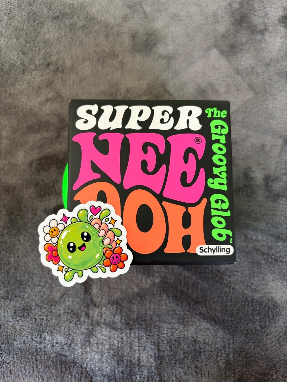 Super NeeDoh Groovy Glob Kids Stress Ball - Green (w/sticker freebie)